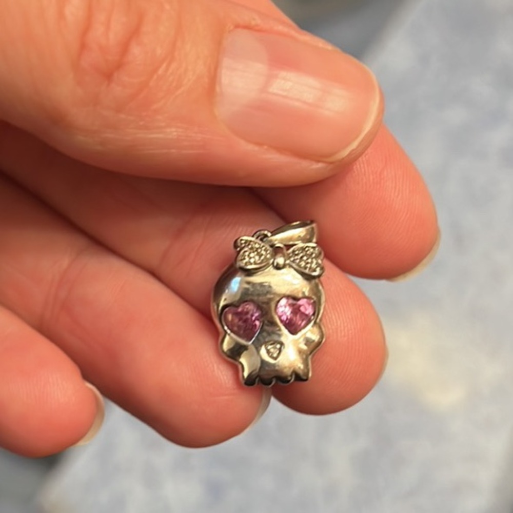 Necklace pendant